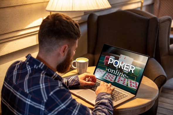 Ruleta a Poker - jde to dohromady? Jak začít s online pokerem?